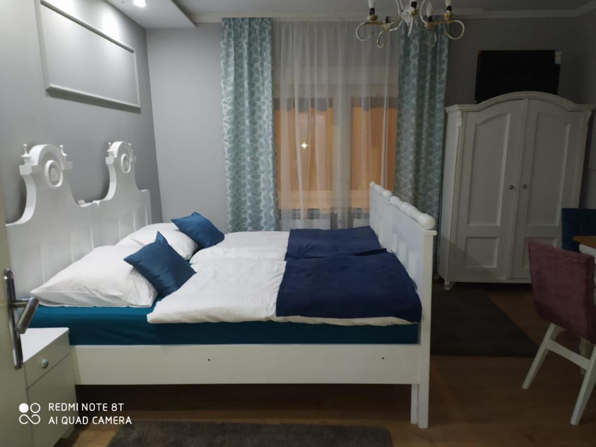 Villa Lucia - Apartments&Rooms Slavonski Brod Exterior foto