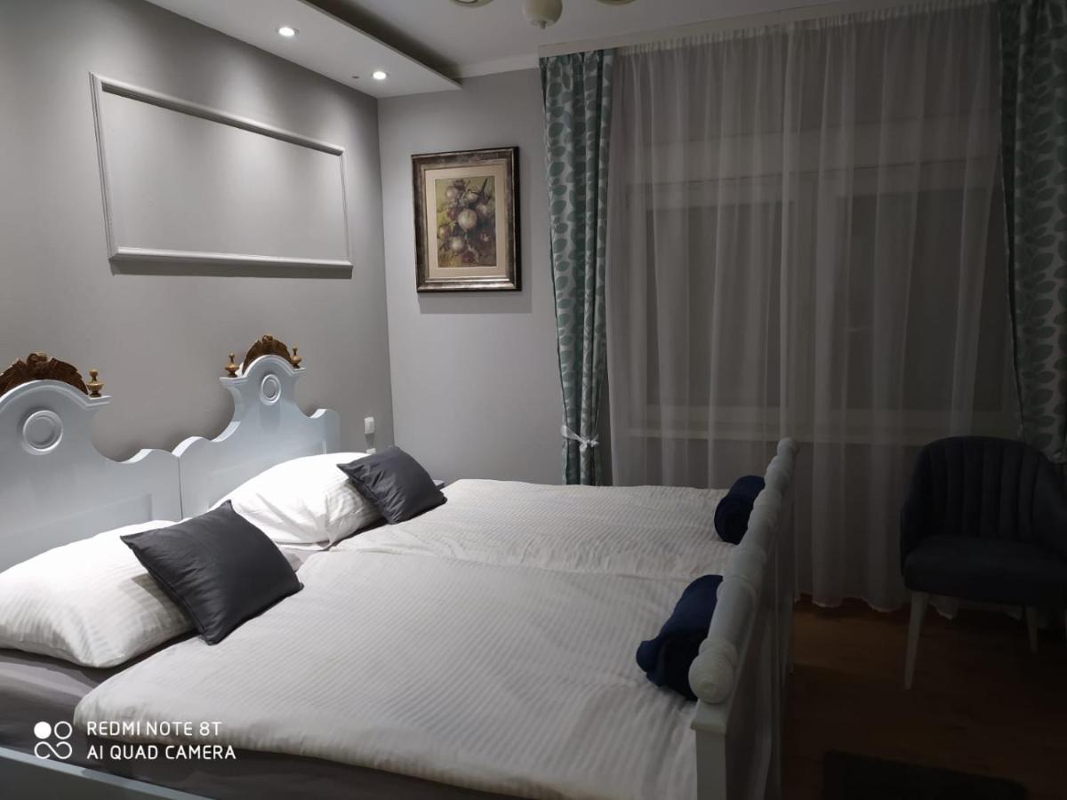 Villa Lucia - Apartments&Rooms Slavonski Brod Exterior foto
