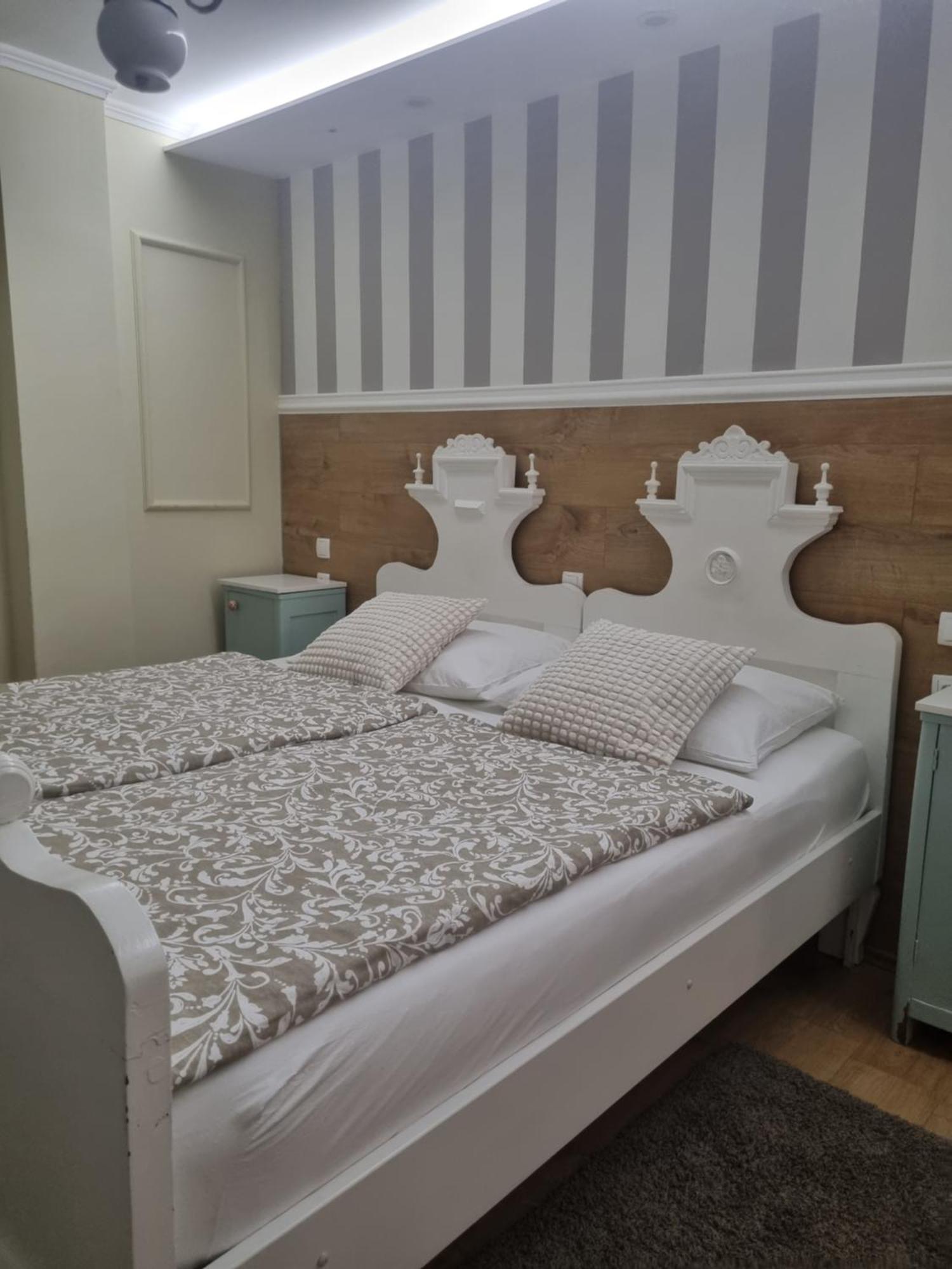 Villa Lucia - Apartments&Rooms Slavonski Brod Exterior foto