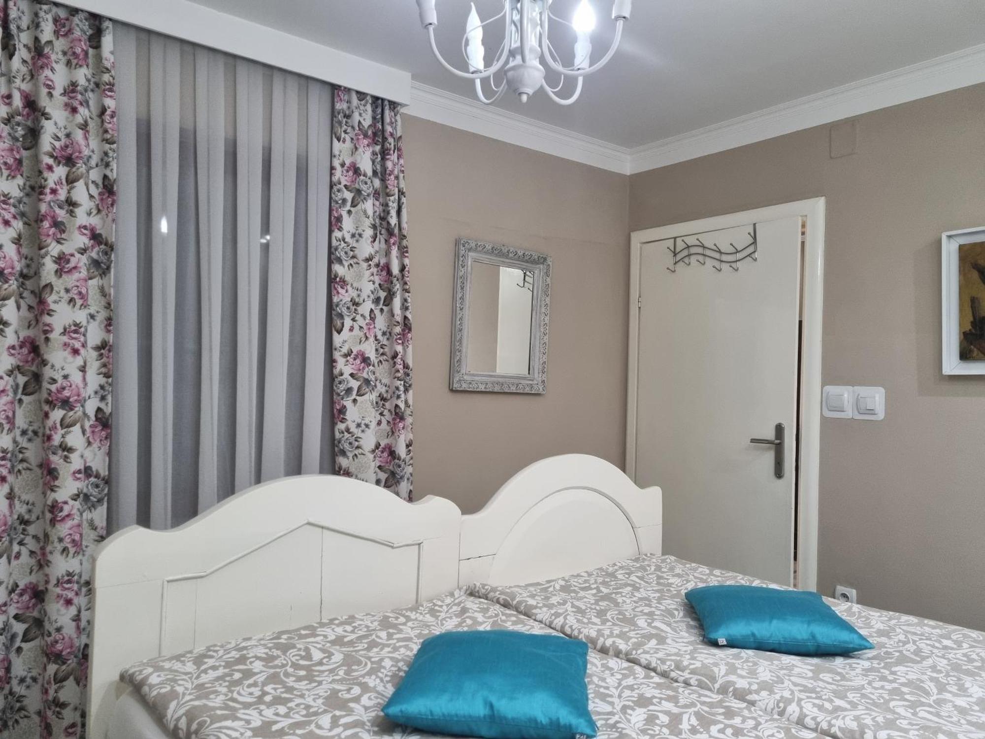 Villa Lucia - Apartments&Rooms Slavonski Brod Exterior foto