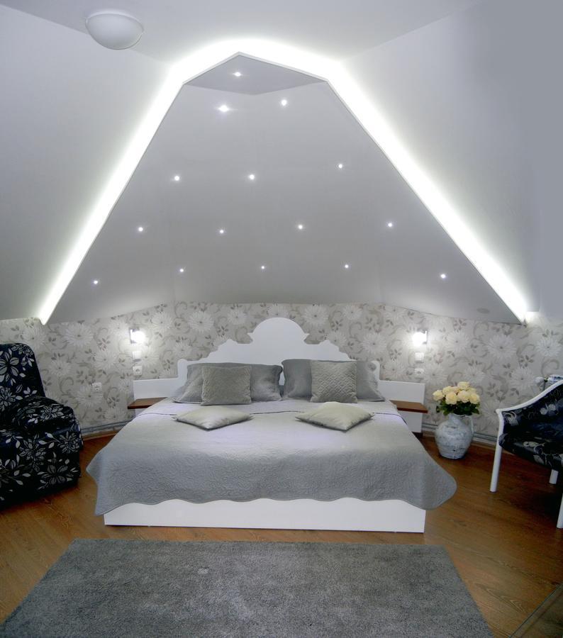 Villa Lucia - Apartments&Rooms Slavonski Brod Exterior foto
